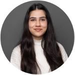 Eine Frau, sie lächelt