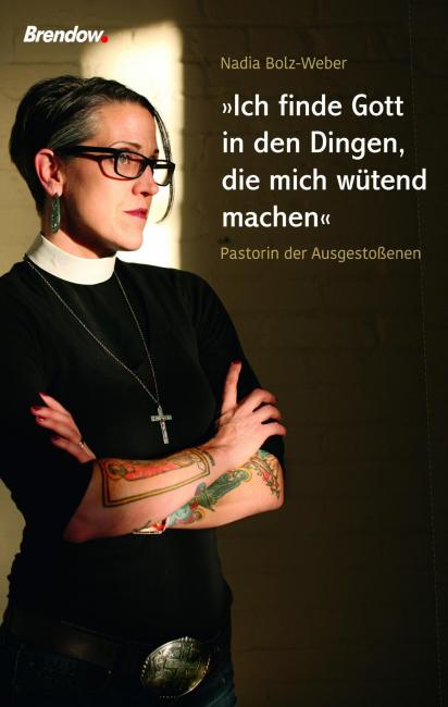 Nadia Bolz-Weber: »Ich finde Gott in den Dingen, die mich wütend machen«: Pastorin der Ausgestoßenen. Brendow Verlag Moers, 2015. 256 Seiten, ISBN 978-3-8650-6780-7, 16,95 Euro.