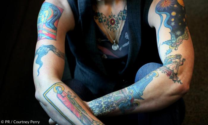 Fromme Tattoos sind ihr Markenzeichen: die US-amerikanische Pfarrerin Nadia Bolz-Weber.