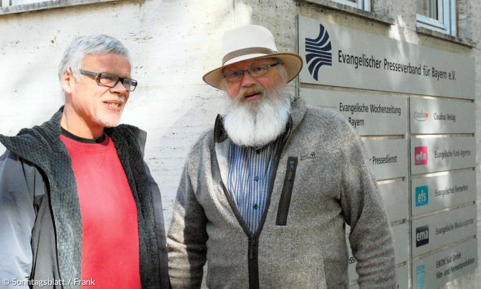 Der Pegnitzer Dekan Gerhard Schoenauer (links) und Pfarrer Karl-Friedrich Wackerbarth aus Prien bei ihrem Besuch im Evangelischen Presseverband.