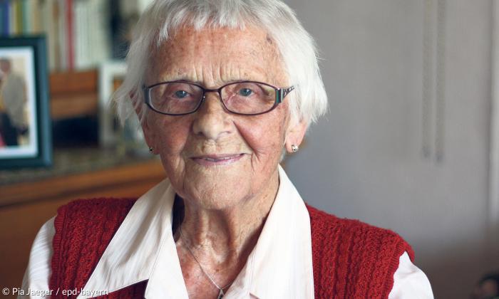 Johanna Hippe (99) trägt seit 63 Jahren den Gemeindebrief aus.