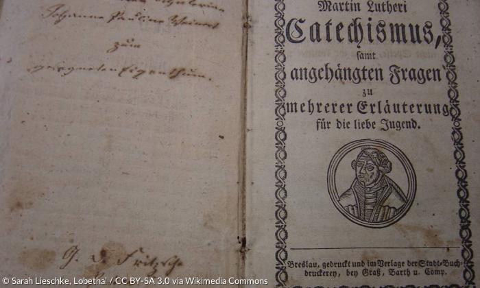 Breslauer Ausgabe von Martin Luthers Kleinem Katechismus mit einer Widmung von Pfarrer Gotthard Daniel Fritzsche (Lobethal, Südaustralien).