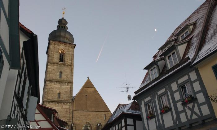 Blick auf die Kirche in Forchheim