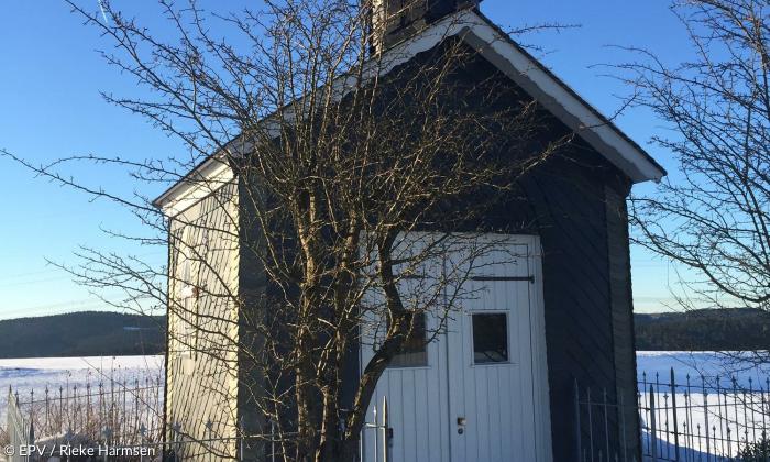 Kapelle oder Garage im Schnee