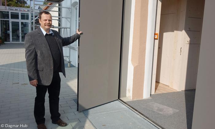 Pfarrer Hans-Joachim Scharrer vor Umbau