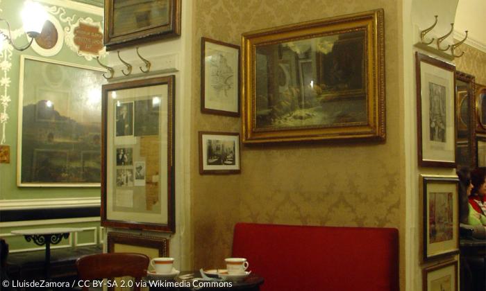 Im Inneren des Caffè Greco in Rom.