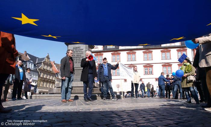 Landesbischof Heinrich Bedford-Strohm bei einer »Pulse of Europe«-Demonstration am 26.3.2017 auf dem Marktplatz in Coburg.