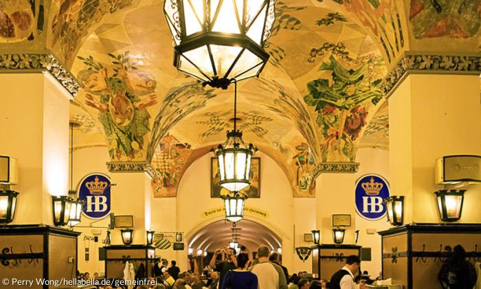 Das Münchner Hofbräuhaus zieht Touristen aus aller Welt an.