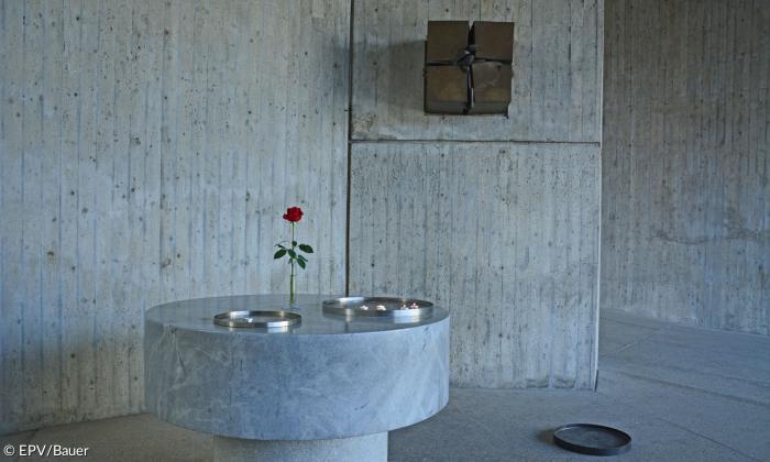 Versöhnungskirche Dachau Kreuz Altar