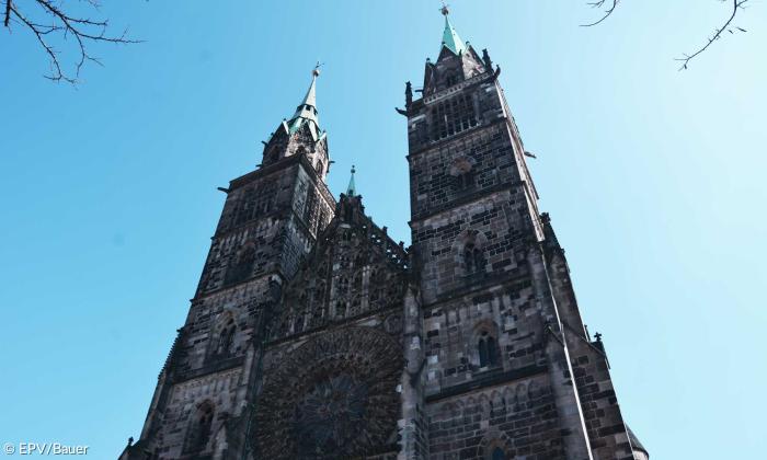St. Lorenz Evangelische Kirche Nürnberg 2017 außen Turm