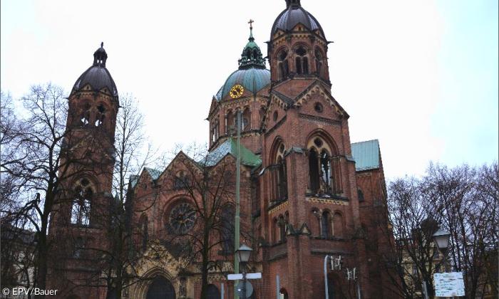 St. Lukas Evangelische Kirche München außen