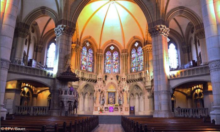 St. Lukas Evangelische Kirche München Innenraum