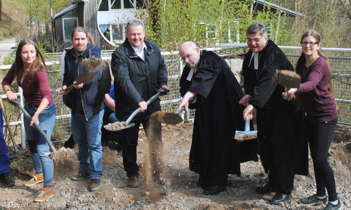 Spatenstich Jugendkapelle am Knappenberg