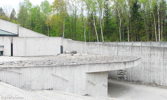 Versöhnungskirche Dachau außen Panorama
