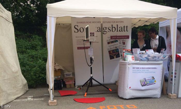 Sonntagsblatt-Fotoaktion auf dem Kirchentag am Hesselberg