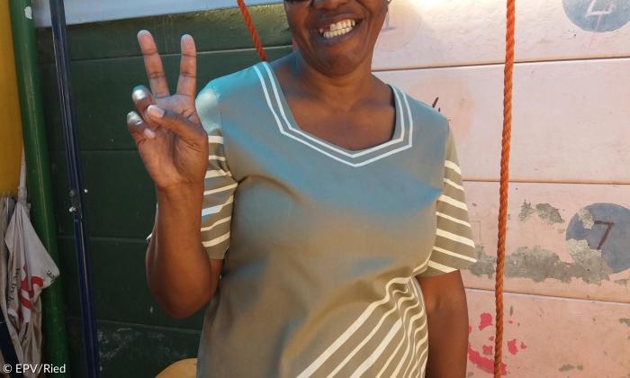 Maria kümmert sich um Straßenkinder in Katutura.