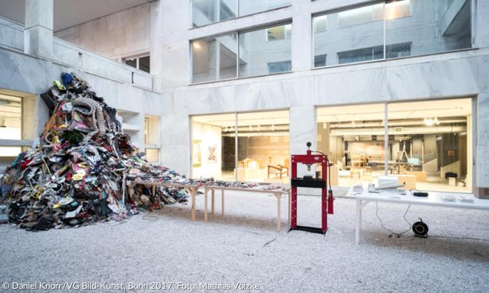 Buchpresse von Daniel Knorr in Athen