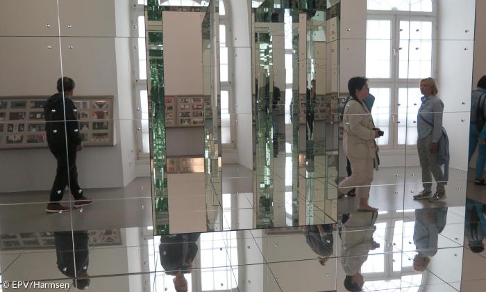 Fridericianum: Lucas Samaras, »Hebraic Embrace«