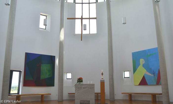 Altarraum der Galluskapelle an der Autbahn 96