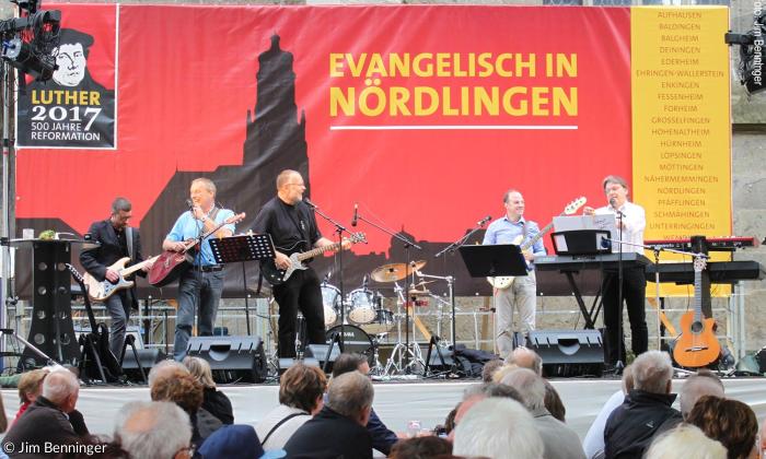 Die Pfarrerband »Gut drauf« beim Dekanatsfest in Nördlingen.