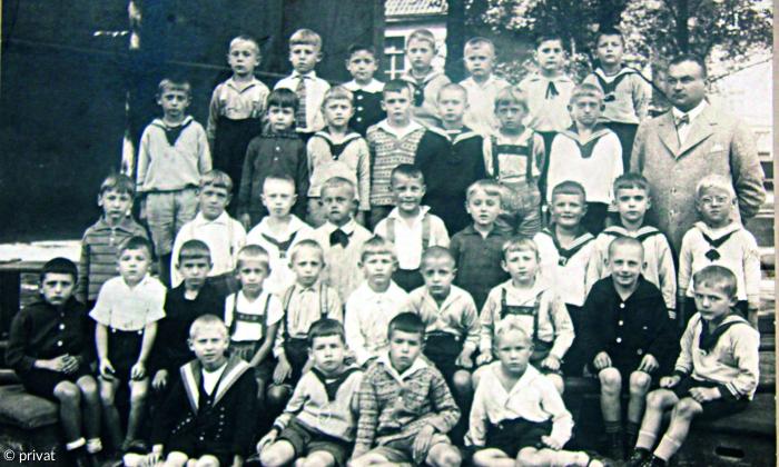 Klassenfoto mit Ernst Leonhardt und Günter Berlin