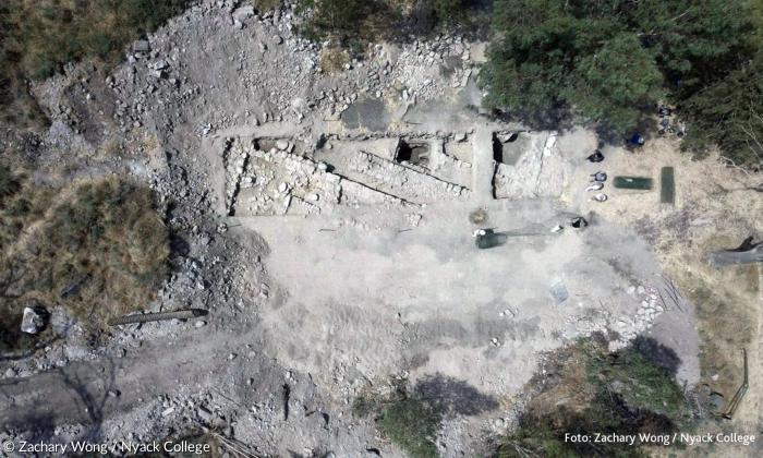 Luftbild der Ausgrabungen von Khirbet el-Araj am Nordufer des Sees Genezareth. Einige Indizien deuten darauf hin, dass hier Bethsaida, das Dorf des Petrus, und die herodianische Römerstadt Julias lagen.