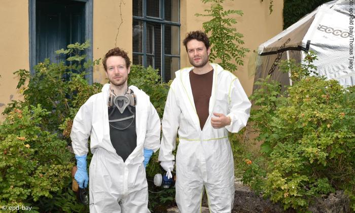 Das Frankfurter Künstler-Duo Böhler & Orendt bei der Arbeit im Wildbad ­Rothenburg.