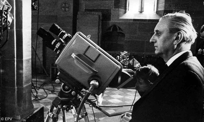 Robert Geisendörfer bei der Filmarbeit in der Egidienkirche Nürnberg