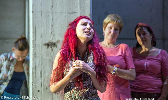 »Carmen« im »Mixed Munich Arts«: Wisam Kanaieh als Maria singt ein betörend schönes arabisches Liebeslied.
