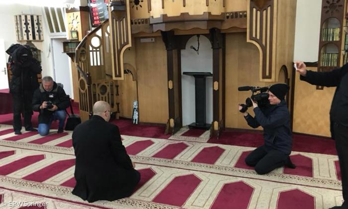 Islamwissenschaftler Abdel-Hakim Ourghi in der Berliner Moschee Dar-as-Salam, die vom Verfassungsschutz beobachtet wird.