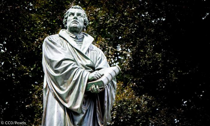 Martin Luther Skulptur im Park
