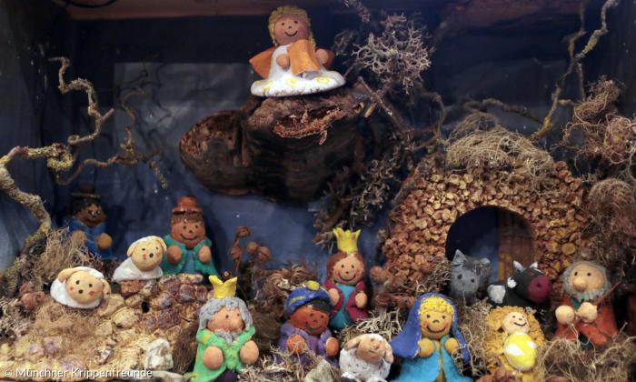 Kinderkrippe aus Modelliermasse.