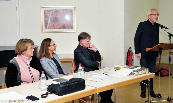 Marion Krüger-Hundrup, Anette Simojoki, Björn Mensing und Hans-Martin Lechner bei der Informationsveranstaltung im Gemeindezentrum der Bamberger Erlöserkirche.