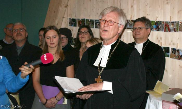 Landesbischof Heinrich Bedford-Strohm weihte die Kapelle auf dem Knappenberg ein.
