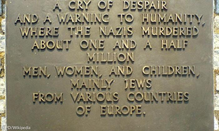 Gedenktafel in Auschwitz-Birkenau.
