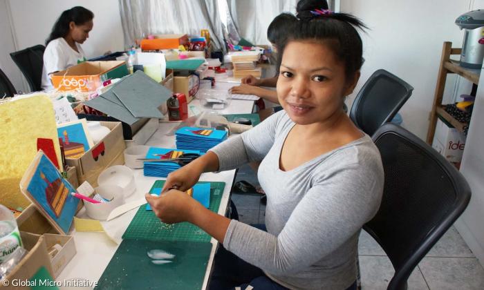 Thailändische Frauen bei der Arbeit, unterstützt von der Hilfsorganisation Global Micro Initiative