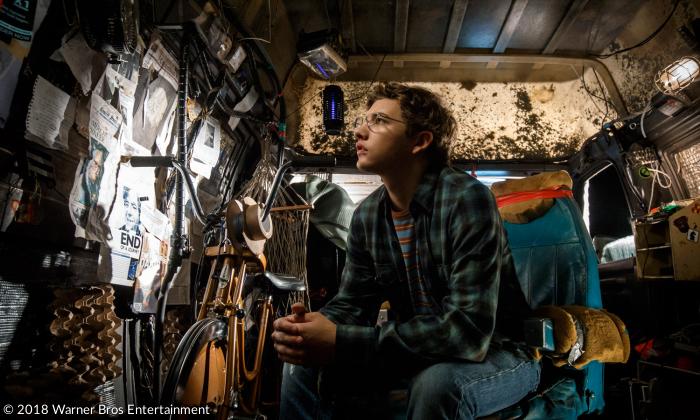 »Ready Player One« - Der »Parzival« aus dem virtuellen Universum (Tye Sheridan) fristet in der realen Welt ein eher unscheinbares Dasein.