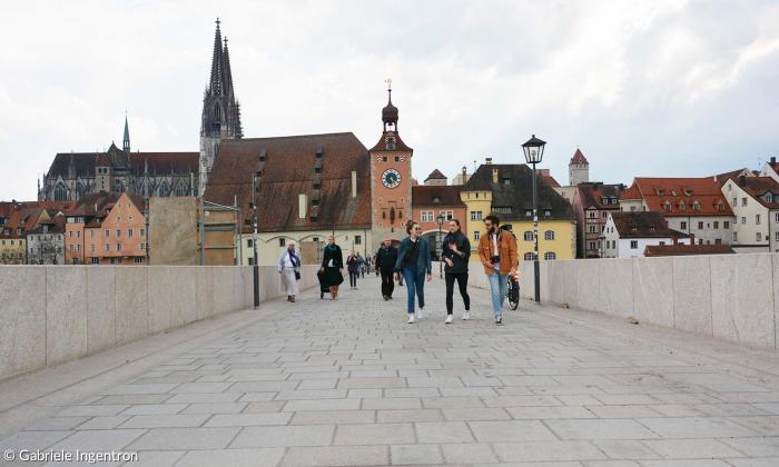 Die Steinerne Brücke in Regensburg 