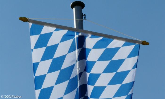 Bayern Fahne Flagge Kreuz