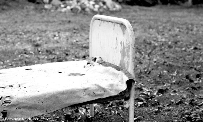 Krankenbett aus der Zeit des DP-Camps.