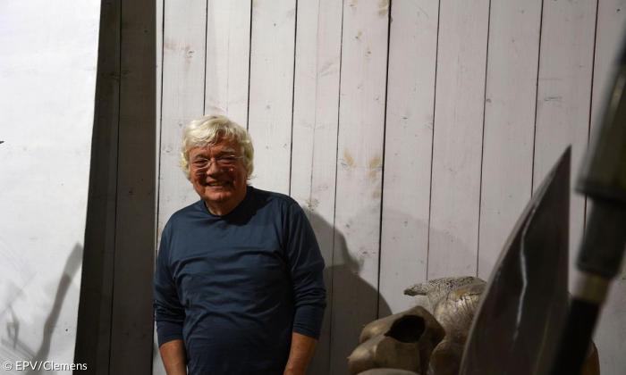 Otto Wesendonck in einem Atelier