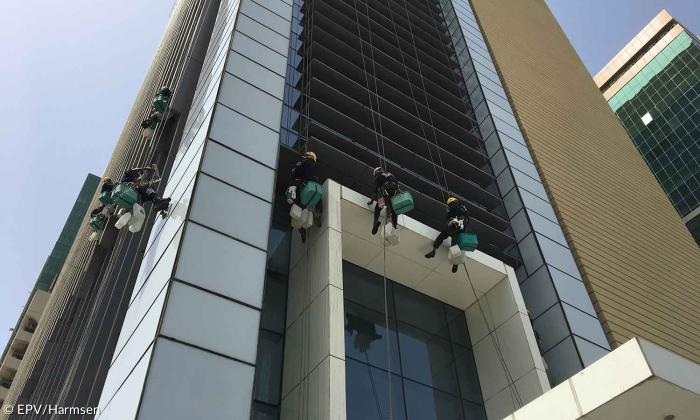 Dubai: Fensterputzer und Hilfsarbeiter