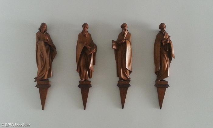 Die Evangelisten der alten Kanzel.