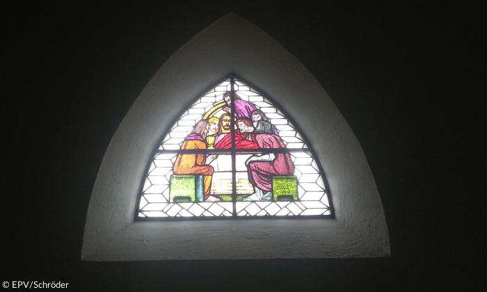Buntglasfenster der Kreuzkirche.