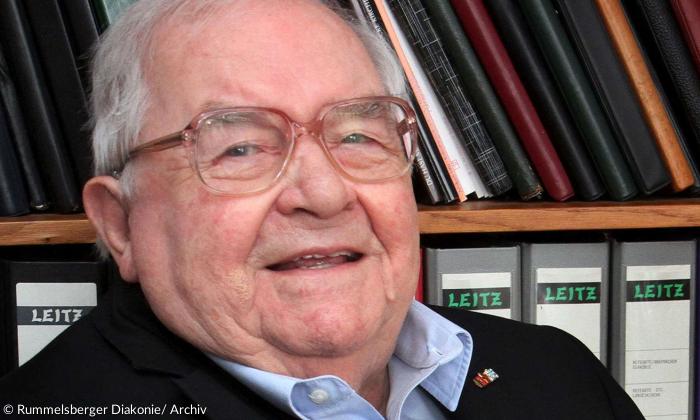 Pfarrer Dr. h.c. Karl Heinz Neukamm nahm auch im Ruhestand am Leben und Wirken der Rummelsberger Diakonie regen Anteil, ohne sich je einzumischen.