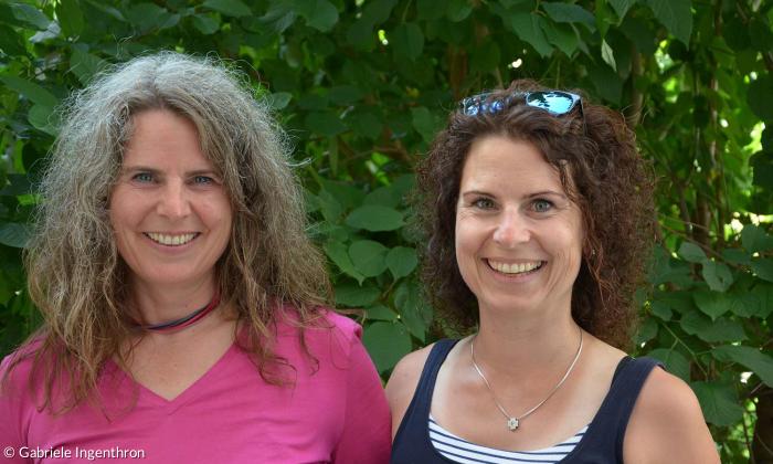  Eva Höschl und Bettina Keller (rechts) aus Regensburg geben Letzte-Hilfe-Kurse. 