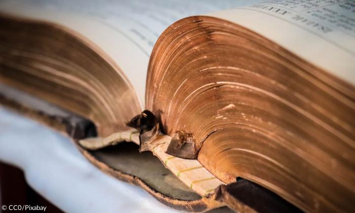 aufgeschlagene Bibel