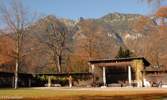 Kurpark Partenkirchen vor Kramermassiv