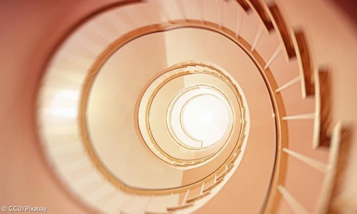 Treppe Treppenhaus oben Ziel
