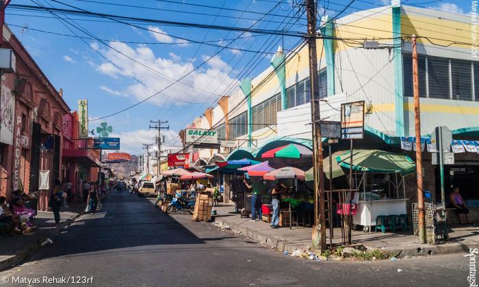 Straße in Santa Ana in El Salvador
